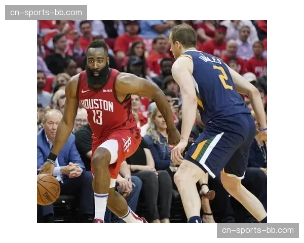 陈晋一京沪德比锁死边路 攻防两端贡献五次精准传中